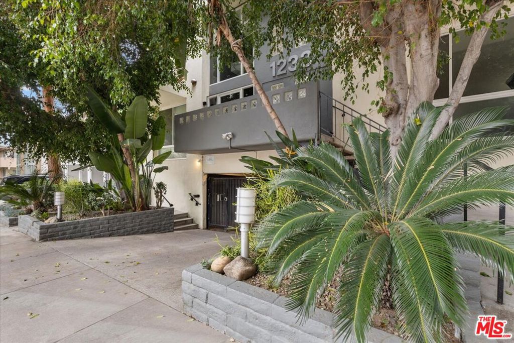 Photo of 1233 N Flores Street #202, West Hollywood, CA 90069