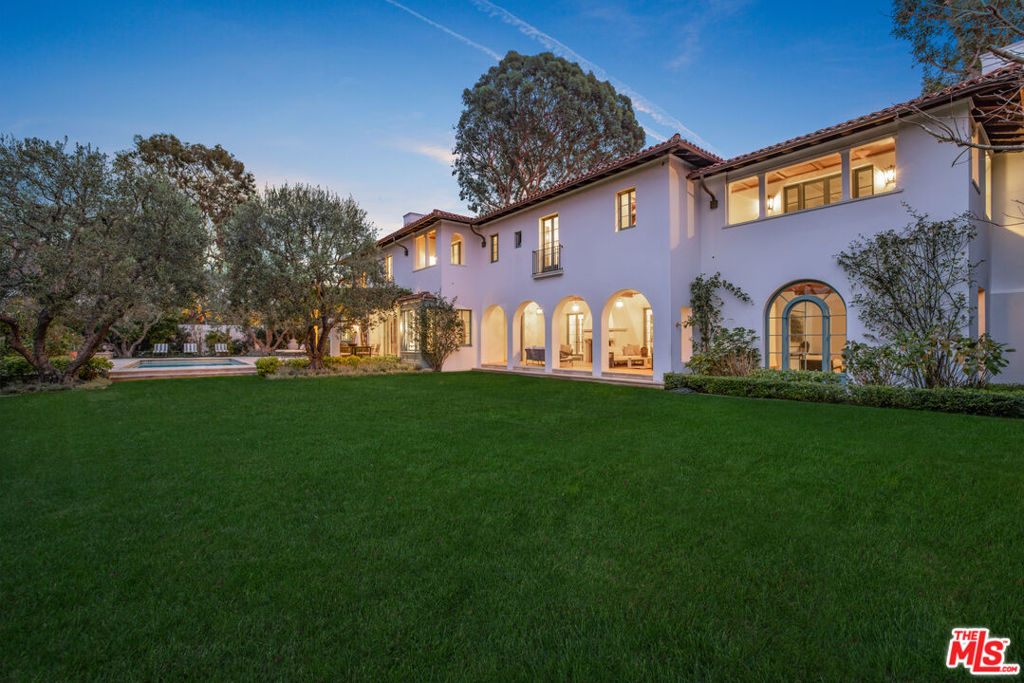 Photo of 563 Spoleto Drive, Pacific Palisades, CA 90272