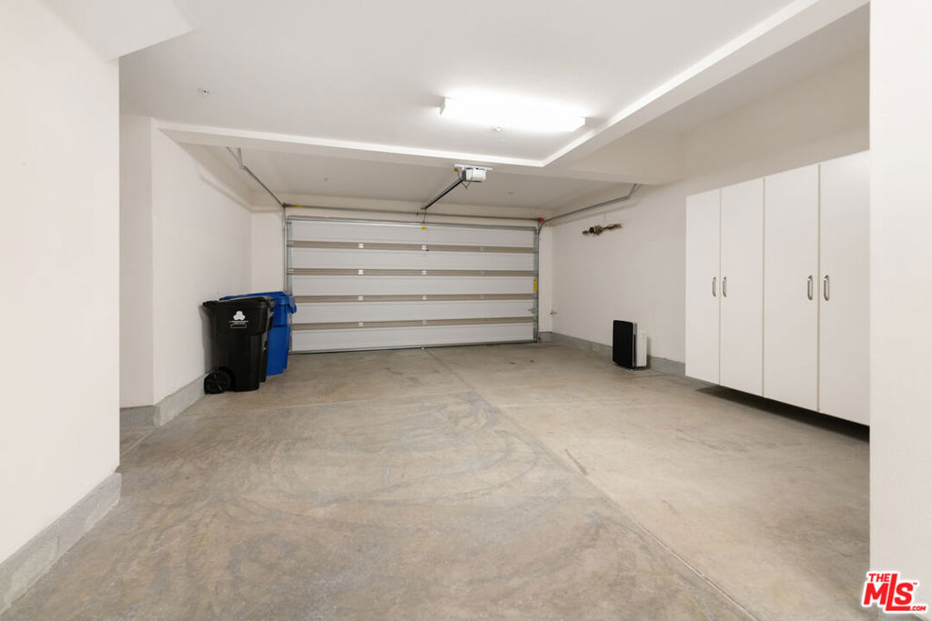 Private 2-car+ garage