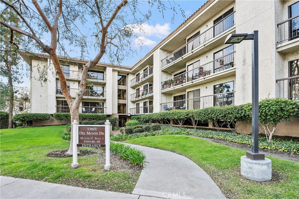Condos, Lofts and Townhomes for Sale in Active Adult 55+ Condos in Orange County