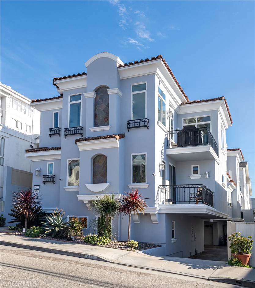 652 5th Street, Hermosa Beach, California 90254, 3 Bedrooms Bedrooms, ,4 BathroomsBathrooms,Residential,For Sale,652 5th Street,SB24035214