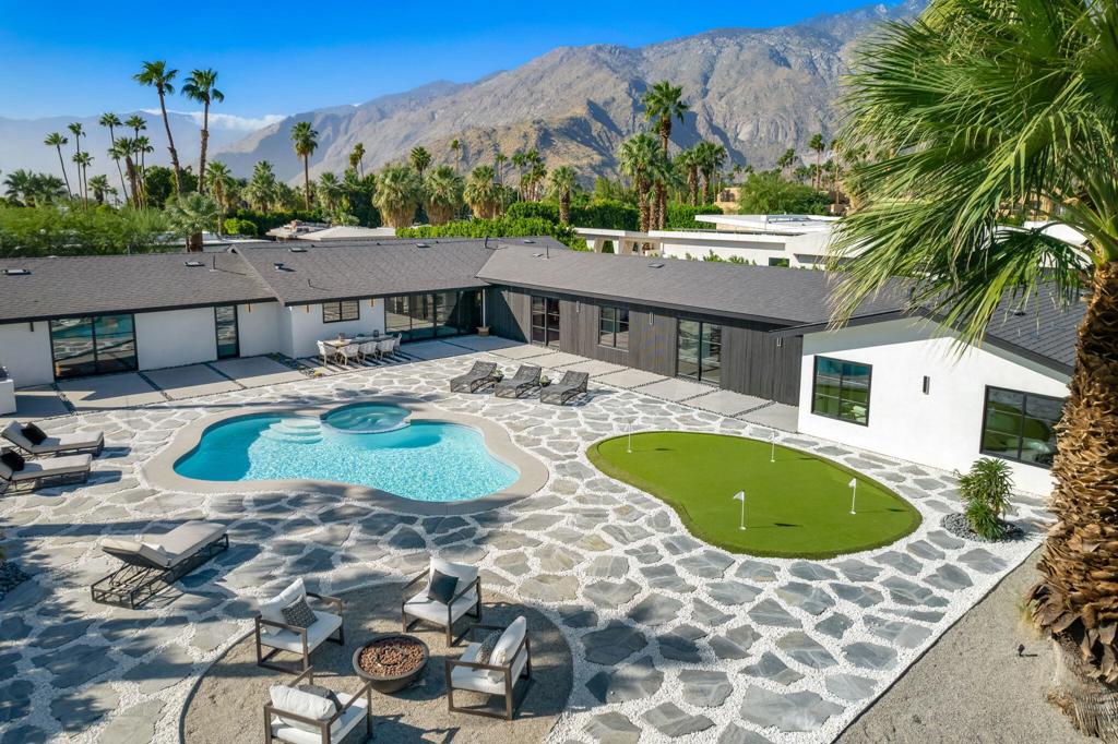 Photo of 538 E Miraleste Court, Palm Springs, CA 92262