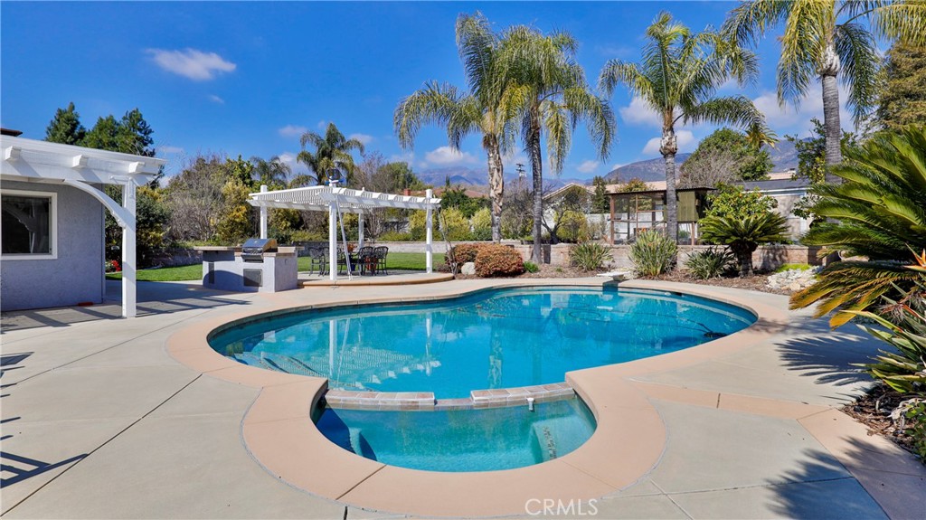 Photo of 2066 N Palm Avenue, Upland, CA 91784