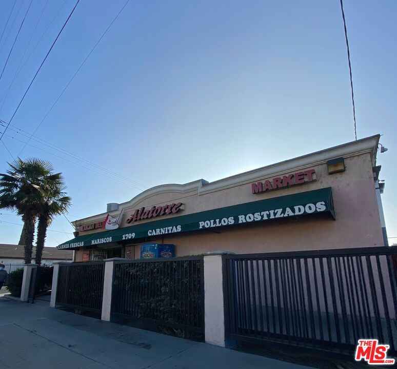Photo of 1709 N Willowbrook Avenue, Compton, CA 90222