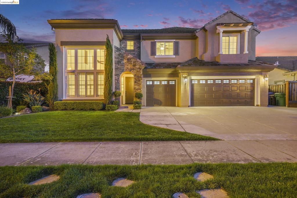 Photo of 992 Country Glen Ln, Brentwood, CA 94513