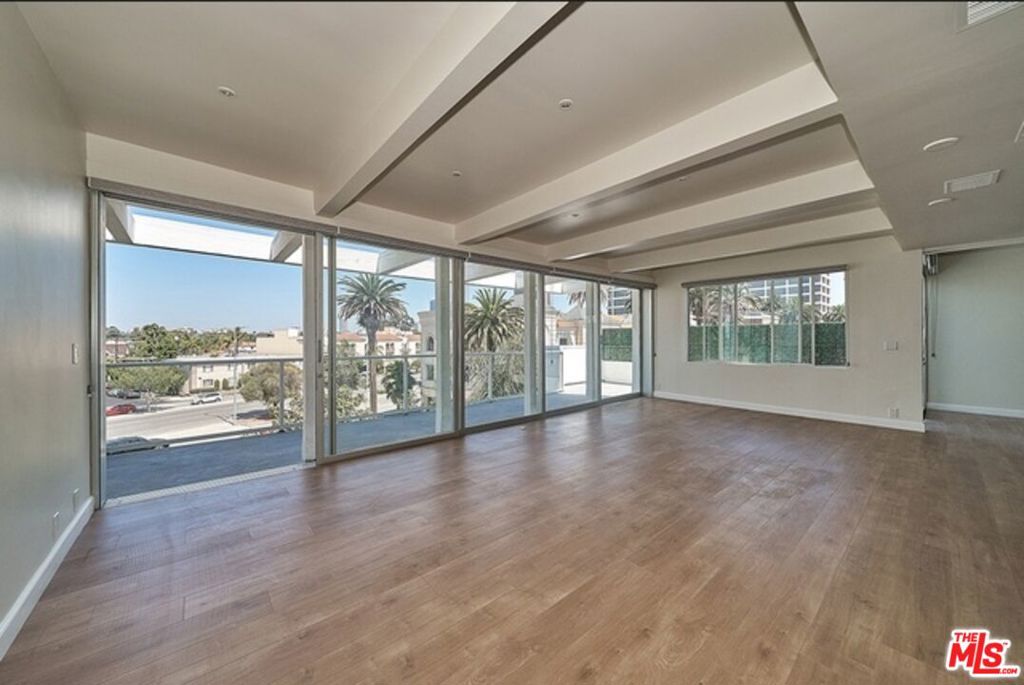 Photo of 131 N Gale Drive #Penthouse, Beverly Hills, CA 90211