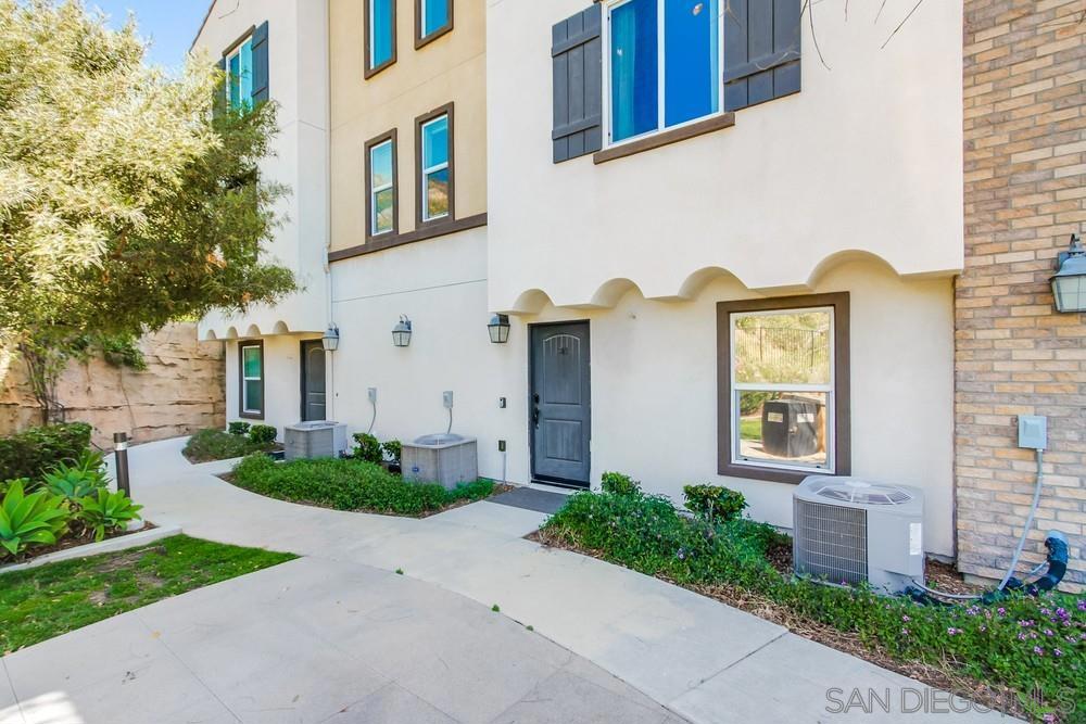 Photo of 303 Mission Terrace Ave, San Marcos, CA 92069