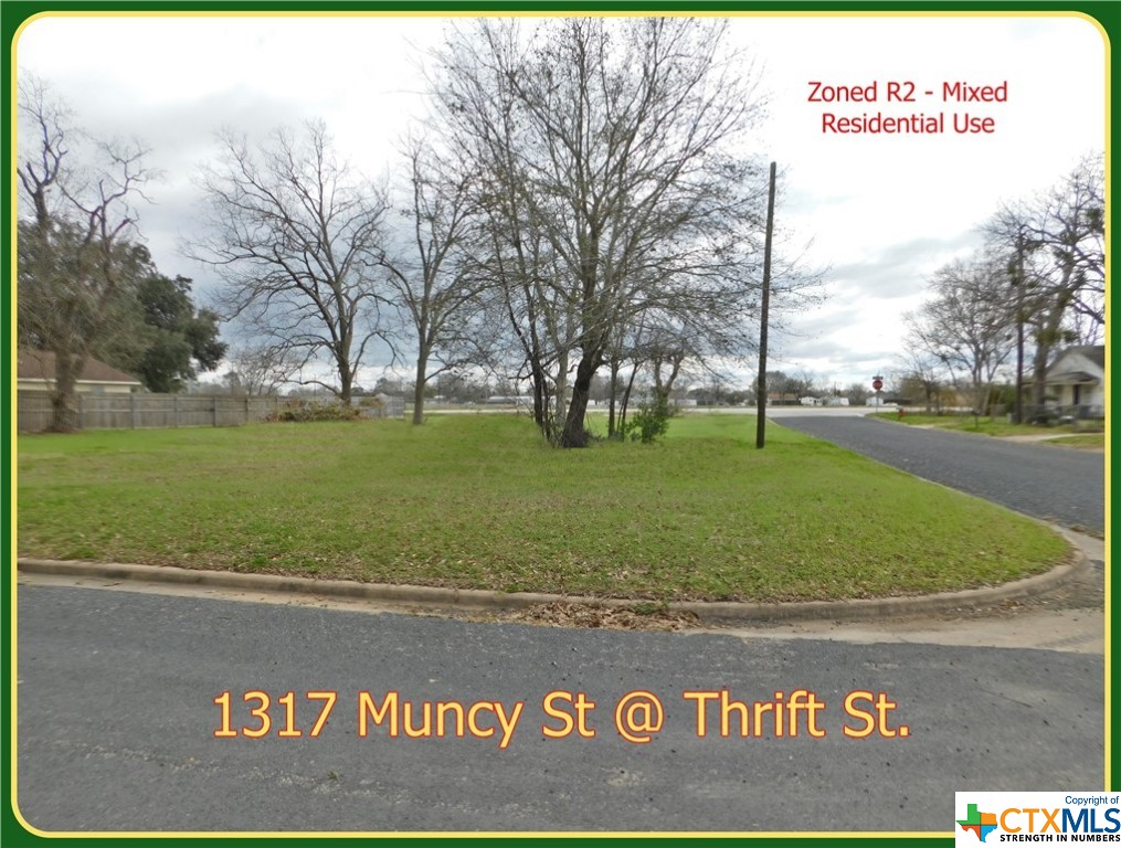 1317 Muncy Street, El Campo, TX 