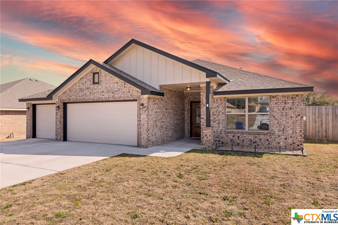 Wow! This gorgeous 4 Bed/3Bath Ben Atkinson Custom Home located on a cul-de-sac and oversized lot, with three car garage, at a great value needs to be on the top of your must-see list! Centrally located with just the amount of privacy and easy access to all that Copperas Cove has to offer. QUICK highway access for commuting just about anywhere locally. This wide-open floor plan was designed with entertainment in mind! Enjoy the fully open kitchen, dining and living areas beautifully lit from oversized windows and tall ceilings. The spacious living room features a striking floor to ceiling limestone fireplace with hearth. The master suite is thoughtfully located on one side of the home with the minor bedrooms split on the other for maximum privacy and an optimal layout. The in-suite master bath features a large shower, soaking tub and dual sinks! A large utility room, oversized bedrooms, closets and a covered porch complete the great value of this home. Seller's are willing to negotiate Fridge, Washer, Dryer, Curtains & Rods with approved offer!