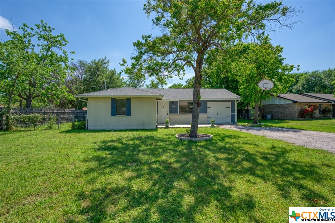 Photo of 1206 Hackberry Drive, Marble Falls, TX 78654
