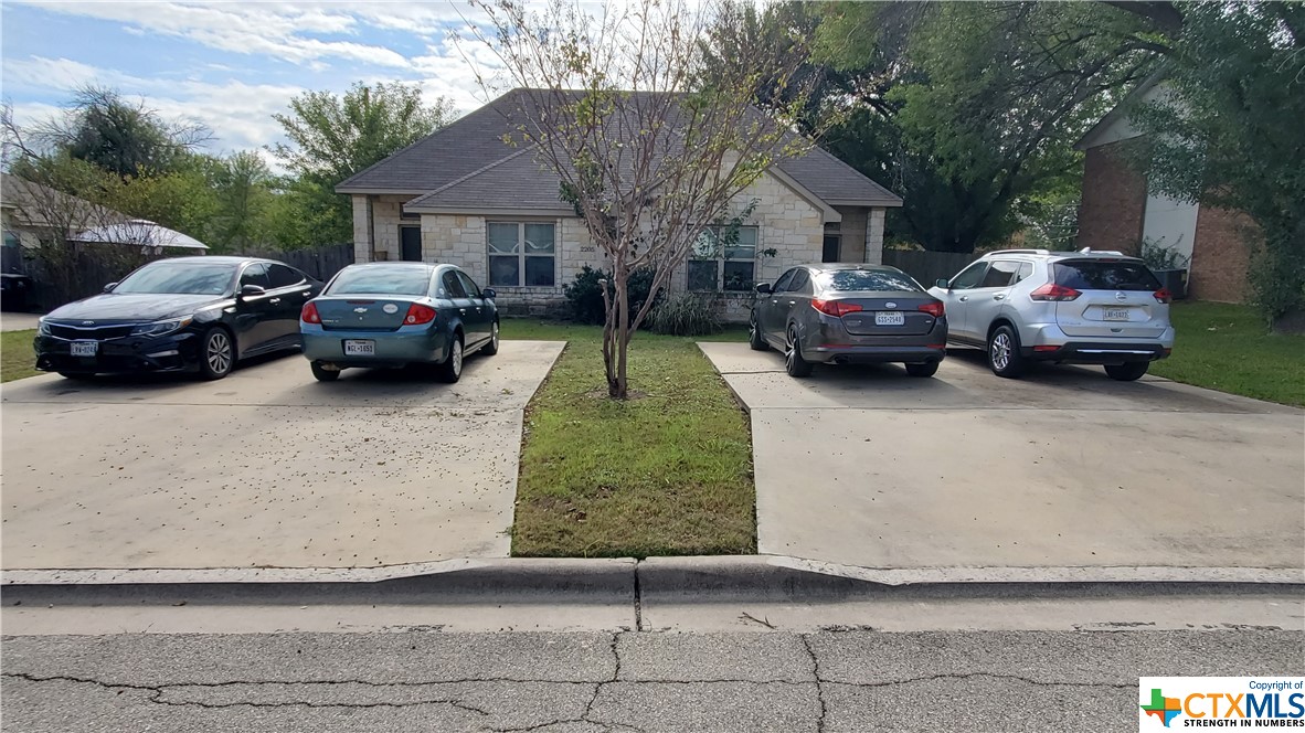 3-Bdrm 2-Bath Duplex, 2-units, built 2014. Tenants maintain their own front and back yards, and Tenants own their own refrigerators. No Seller Financing. No showings until in option period/under contract. Please do not disturb the tenants.