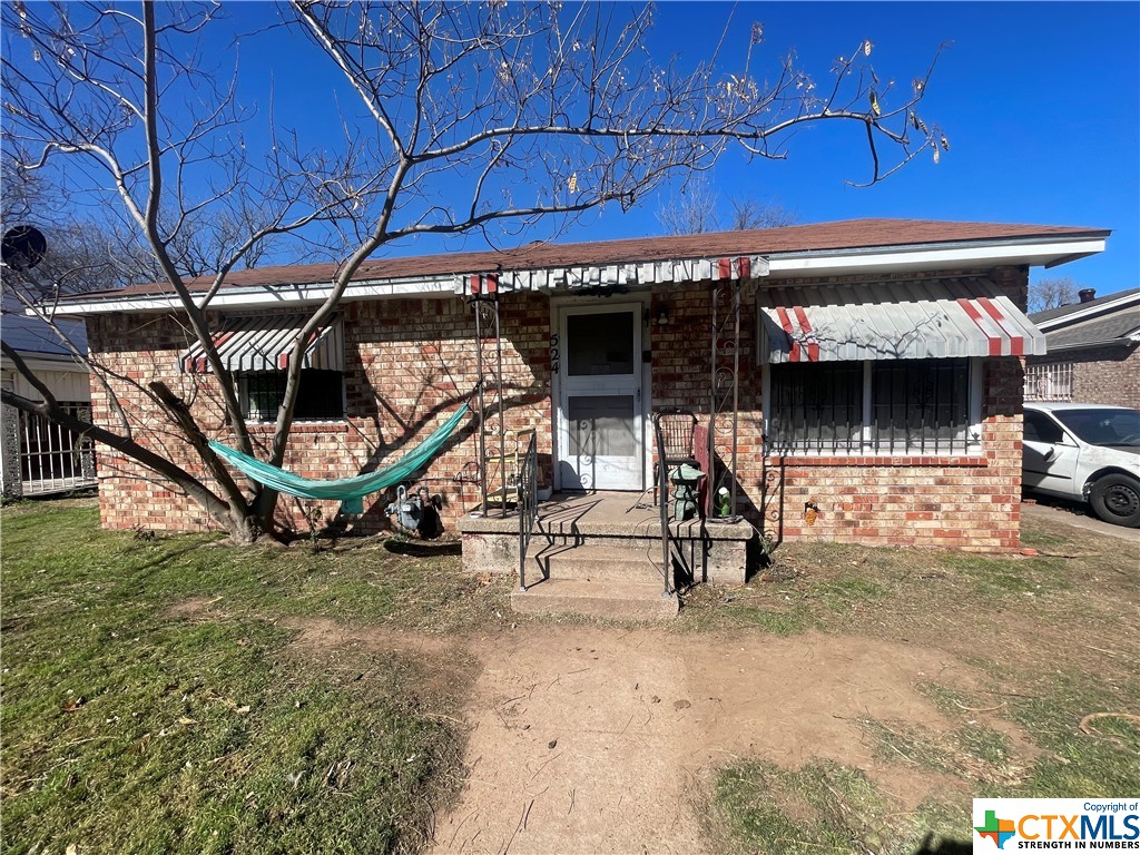 Fixer-Upper & SOLD AS-IS Investment property w/ tenant. 3 Bed / 2 Bath layout / Schedule a private showing today to place this home in your real estate portfolio / Property is part of a 8 SFR Investment Package that can be purchased in its entirety