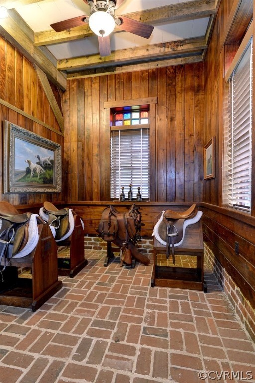 Stable Tack Room / Lounge