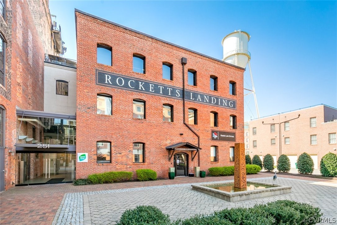 251 Rocketts Way Unit#202, Henrico, Virginia 23231, 2 Bedrooms Bedrooms, ,2 BathroomsBathrooms,Residential,For sale,251 Rocketts Way Unit#202,2406972 MLS # 2406972