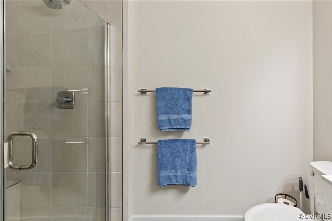 Owners Suite Full Bath w/Duel Roman Shower Heads