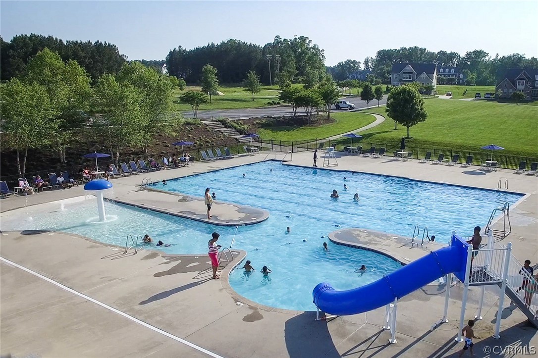 Enjoy all of the amazing amenities Twin Rivers at Meadowville has to offer including pool, clubhouse, exercise room, kiddie pool, and dock with James River access!
