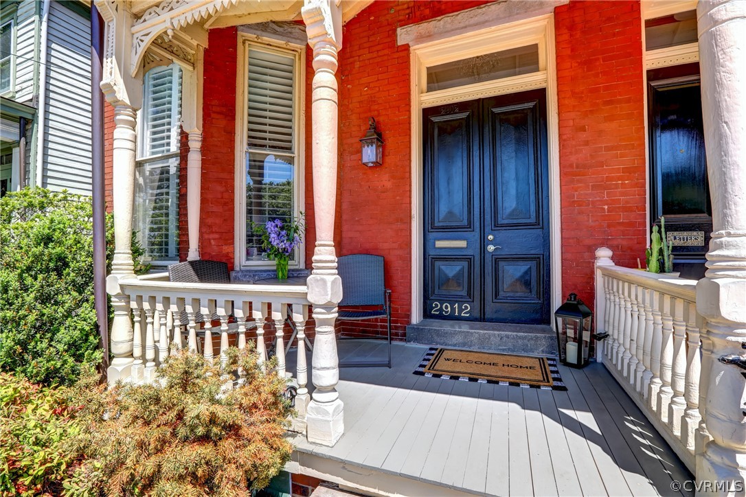 Imagine sipping coffee on your front porch or walking over to Libby Hill Park located right at your doorsteps!