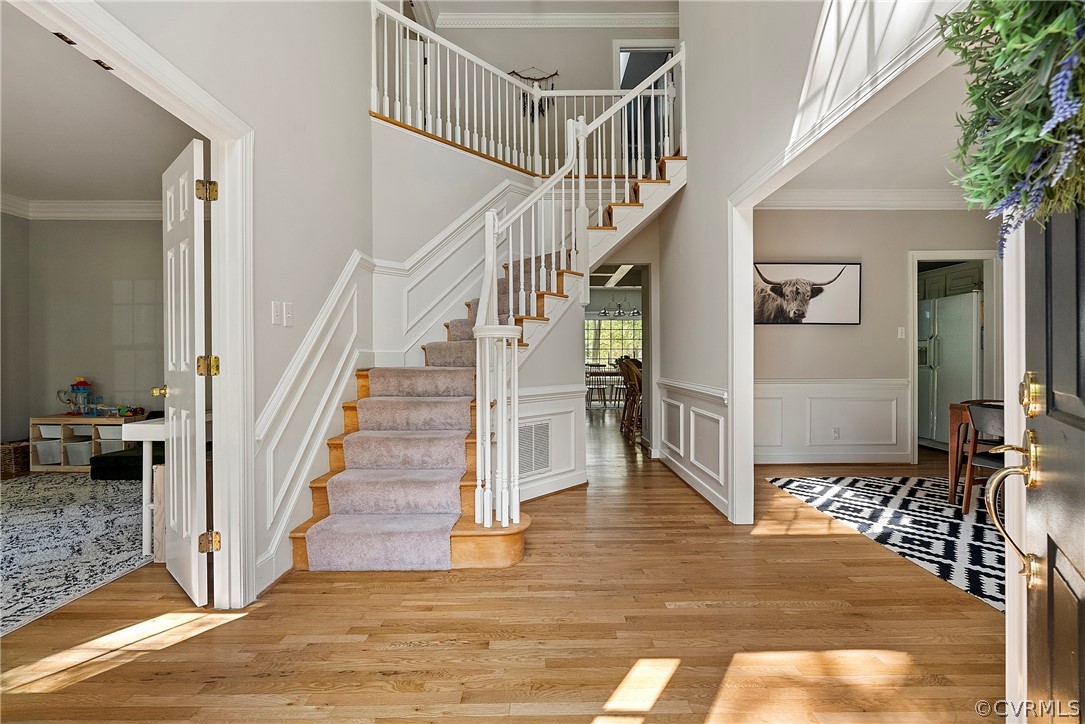 Two story foyer entrance