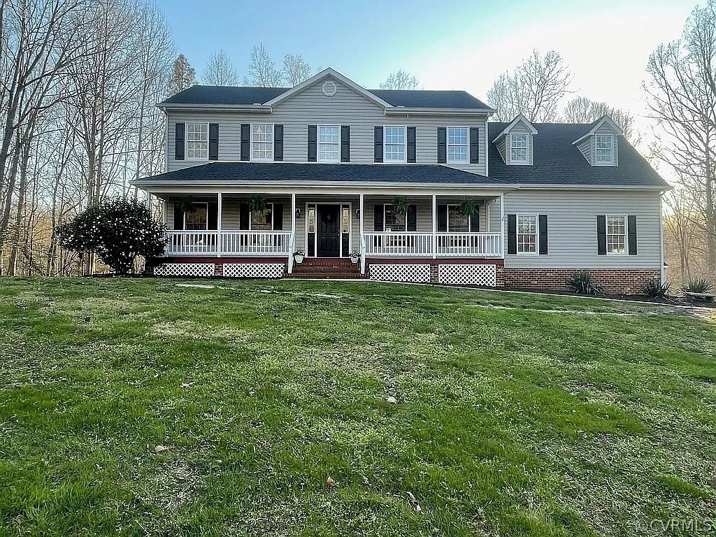 10.15 acres with over 2,400 sq ft waiting for you to call HOME.