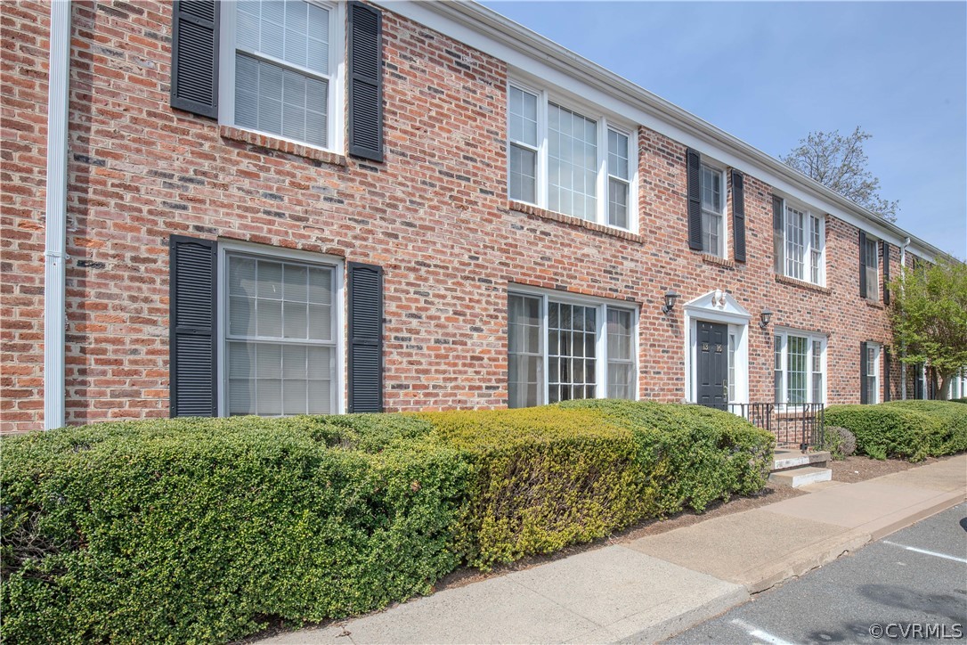 2527 Hydraulic Rd Unit#15, Charlottesville, Virginia 22901, 2 Bedrooms Bedrooms, ,1 BathroomBathrooms,Residential,For sale,2527 Hydraulic Rd Unit#15,2409850 MLS # 2409850
