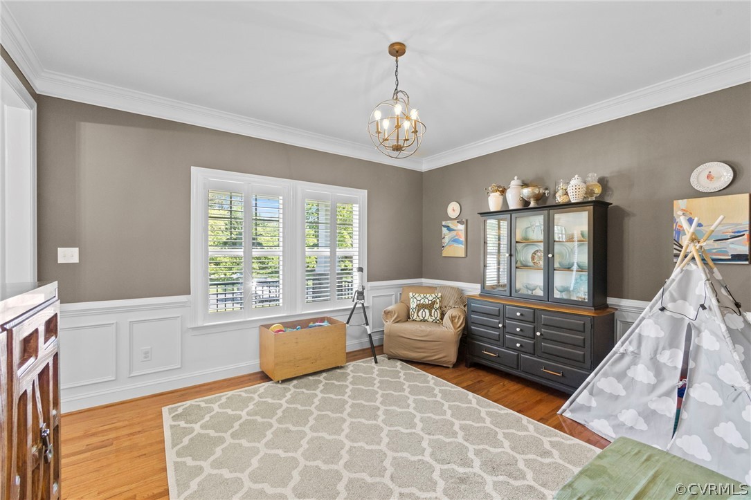 Ample space for dining or a perfect kids' playroom!