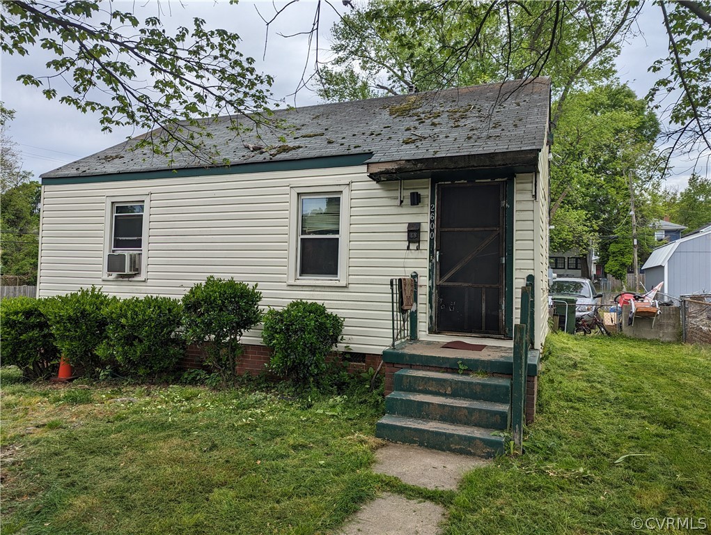 RENOVATION SPECIAL.....COME AND GET IT...... 2 BEDROOMS, 1 BATH, 720 SQUARE FEET, CORNER LOT, GARAGE IN REAR OF PROPERTY.  THIS ONE WILL NOT LAST.  PROPERTY IS BEING SOLD AS-IS, WHERE IS, HOW IS.