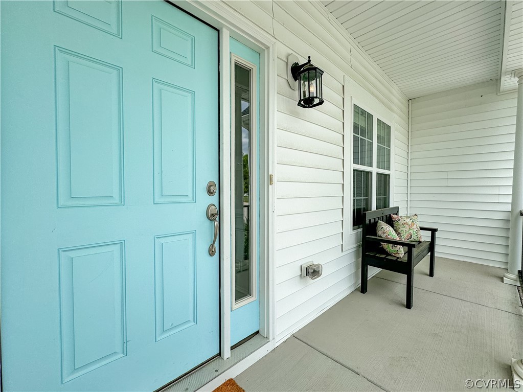 Property entrance with a porch