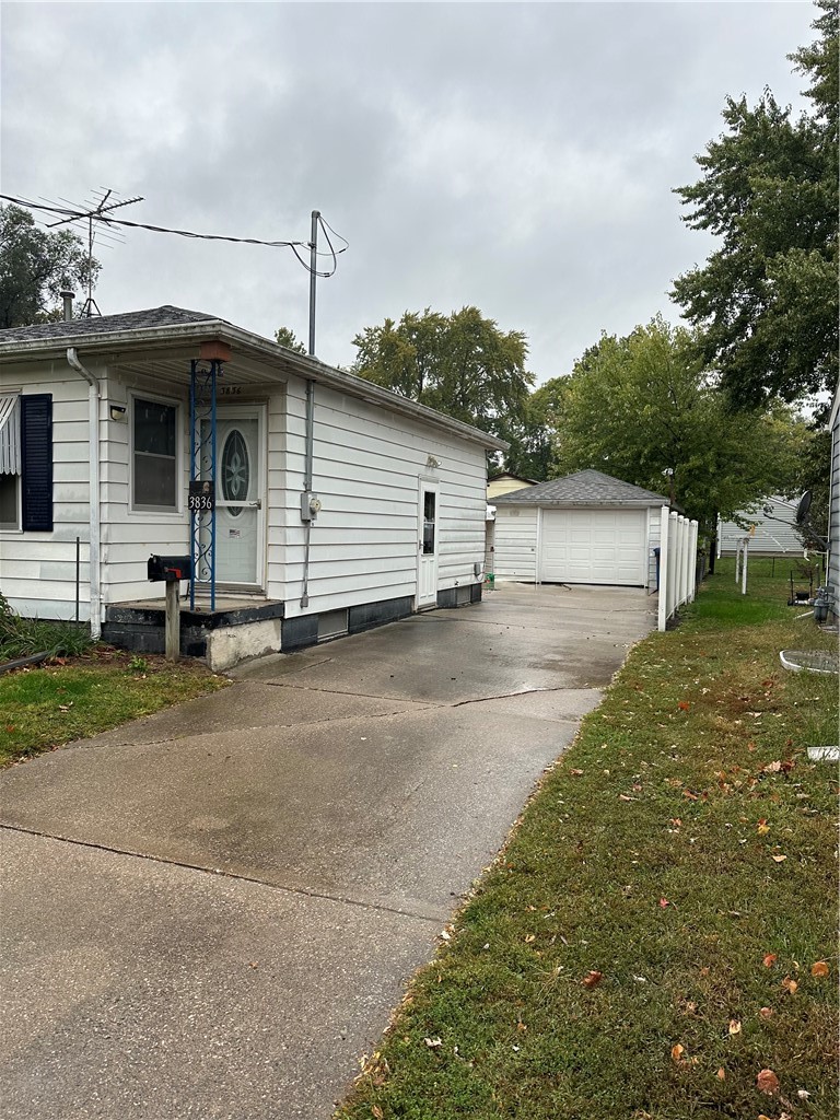 3836 Union Street, Des Moines, Iowa 50316, 2 Bedrooms Bedrooms, ,1 BathroomBathrooms,Residential,For Sale,Union,683589
