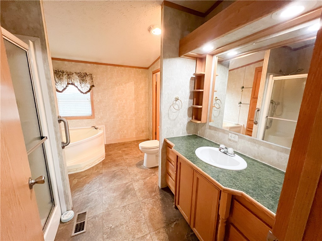 3206 Oleander Trail, Casey, Iowa 50048, 3 Bedrooms Bedrooms, ,1 BathroomBathrooms,Residential,For Sale,Oleander,686518