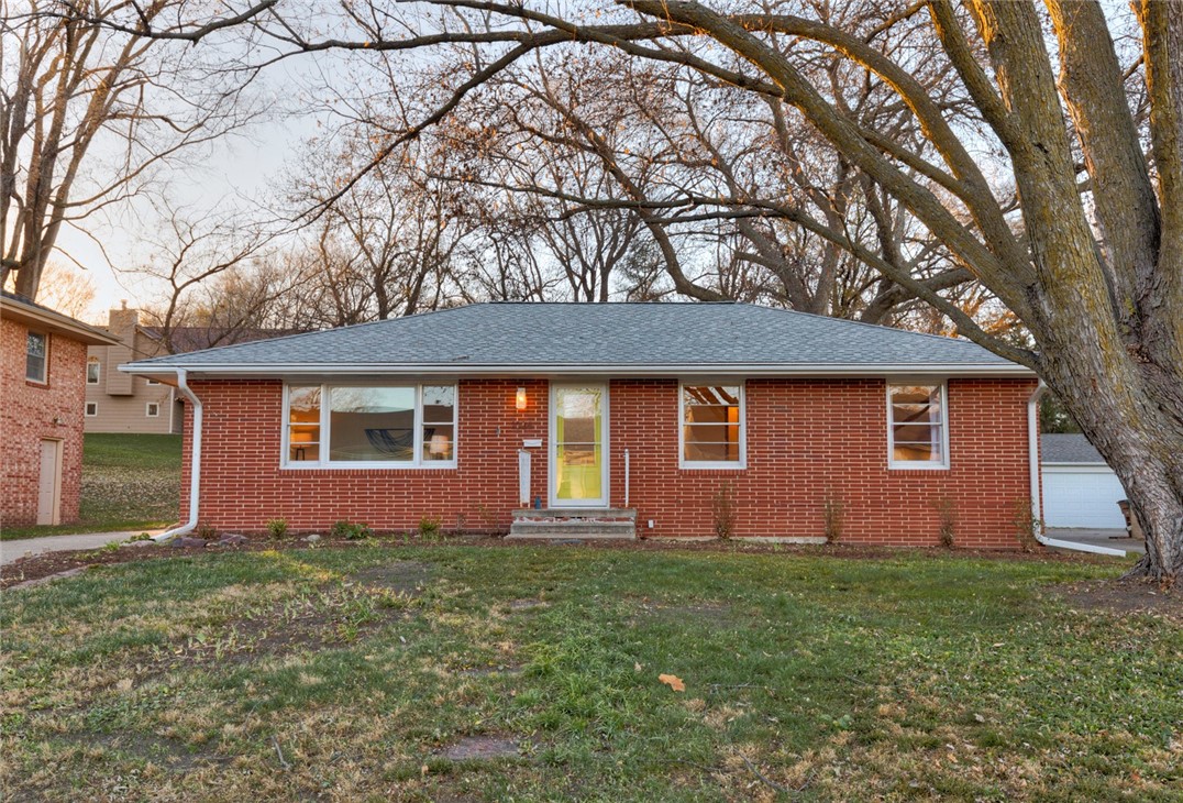 1036 5th Street, West Des Moines, Iowa 50265, 3 Bedrooms Bedrooms, ,Residential,For Sale,5th,687812