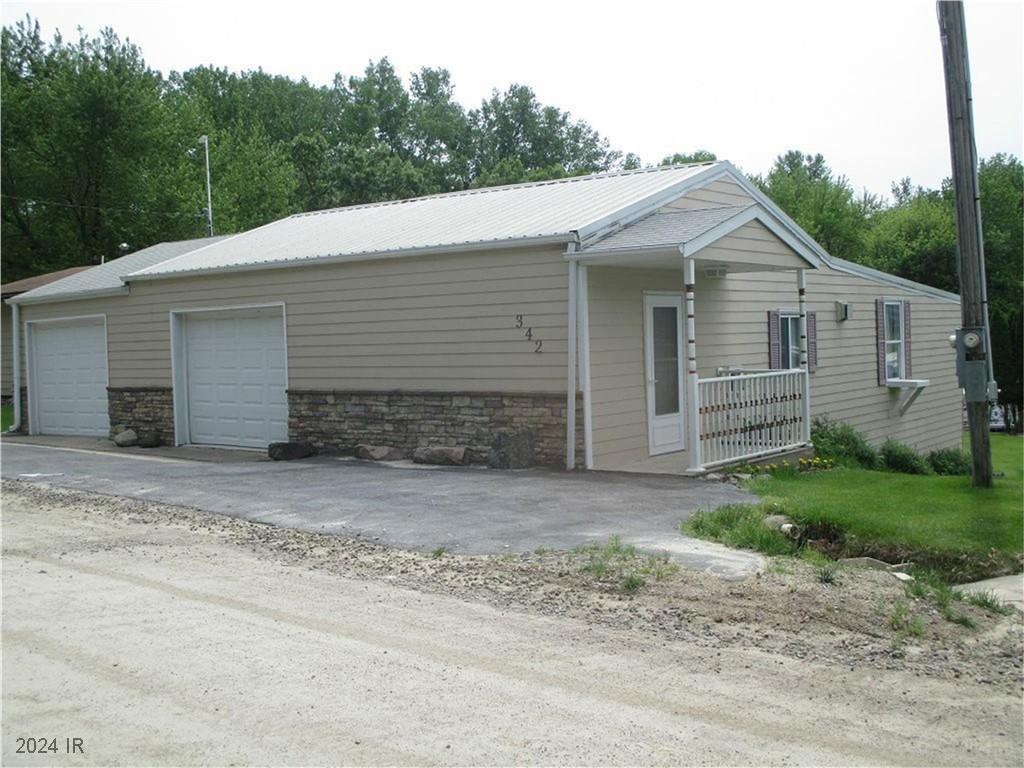 342 Center Point Drive, Montezuma, Iowa 50171, 3 Bedrooms Bedrooms, ,1 BathroomBathrooms,Residential,For Sale,Center Point,688354