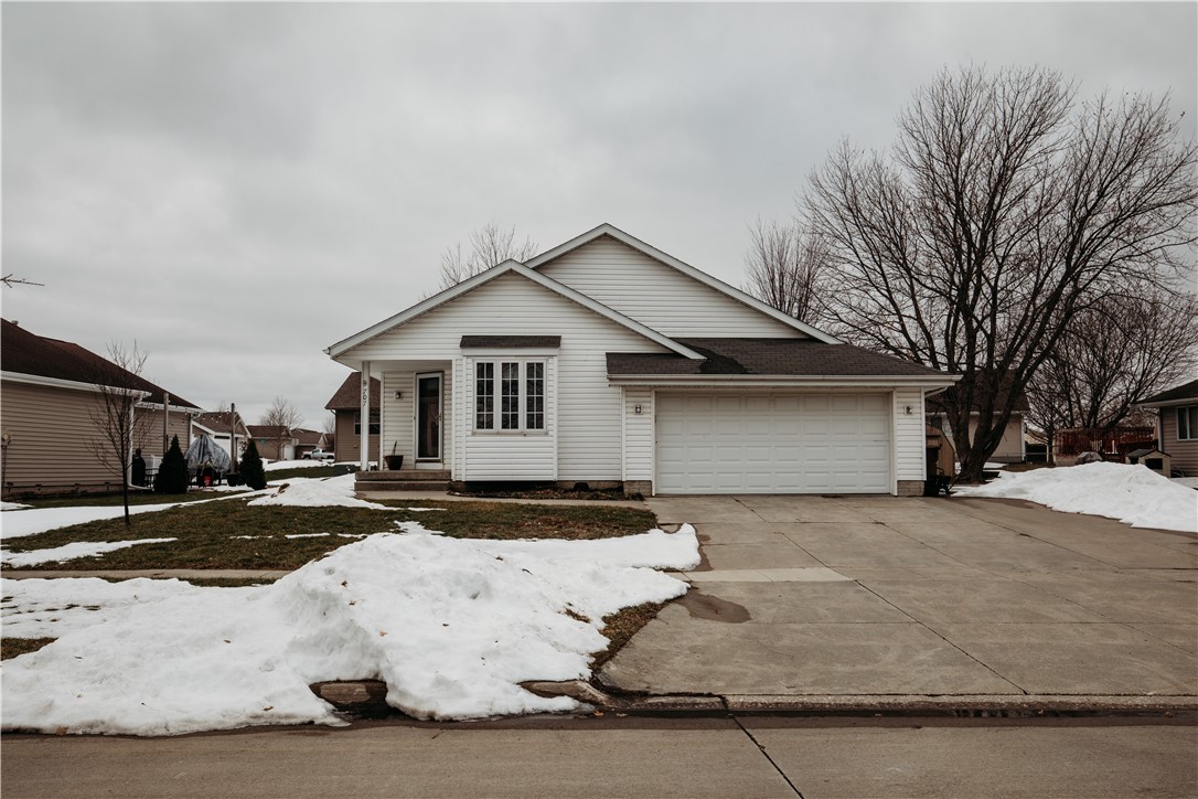 707 Marshall Court, Prairie City, Iowa 50228, 2 Bedrooms Bedrooms, ,2 BathroomsBathrooms,Residential,For Sale,Marshall,688707