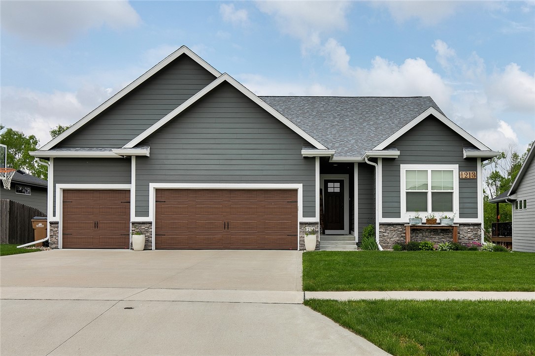 1213 7th Street, Grimes, Iowa 50111, 4 Bedrooms Bedrooms, ,1 BathroomBathrooms,Residential,For Sale,7th,688812