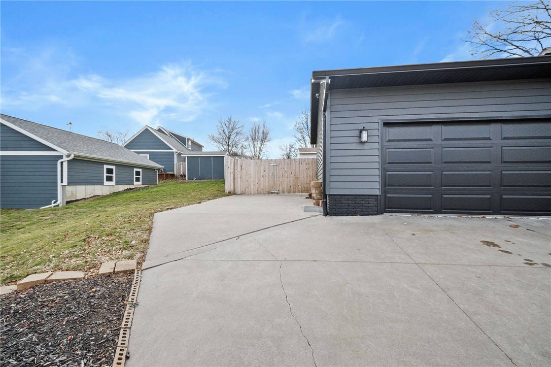 1404 Sunrise Drive, Knoxville, Iowa 50138, 4 Bedrooms Bedrooms, ,1 BathroomBathrooms,Residential,For Sale,Sunrise,689096