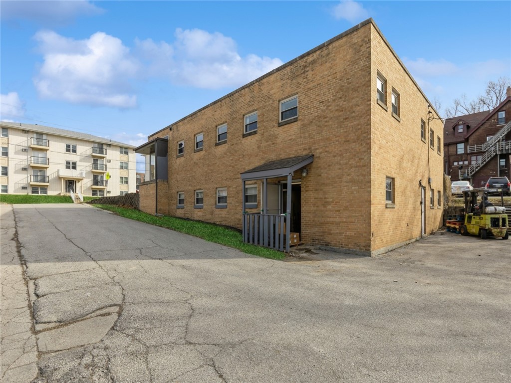 520 35th Street, Des Moines, Iowa 50312, ,Commercial Sale,For Sale,35th,689222