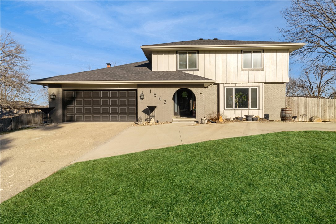 1563 NW 99th Court, Clive, IA 