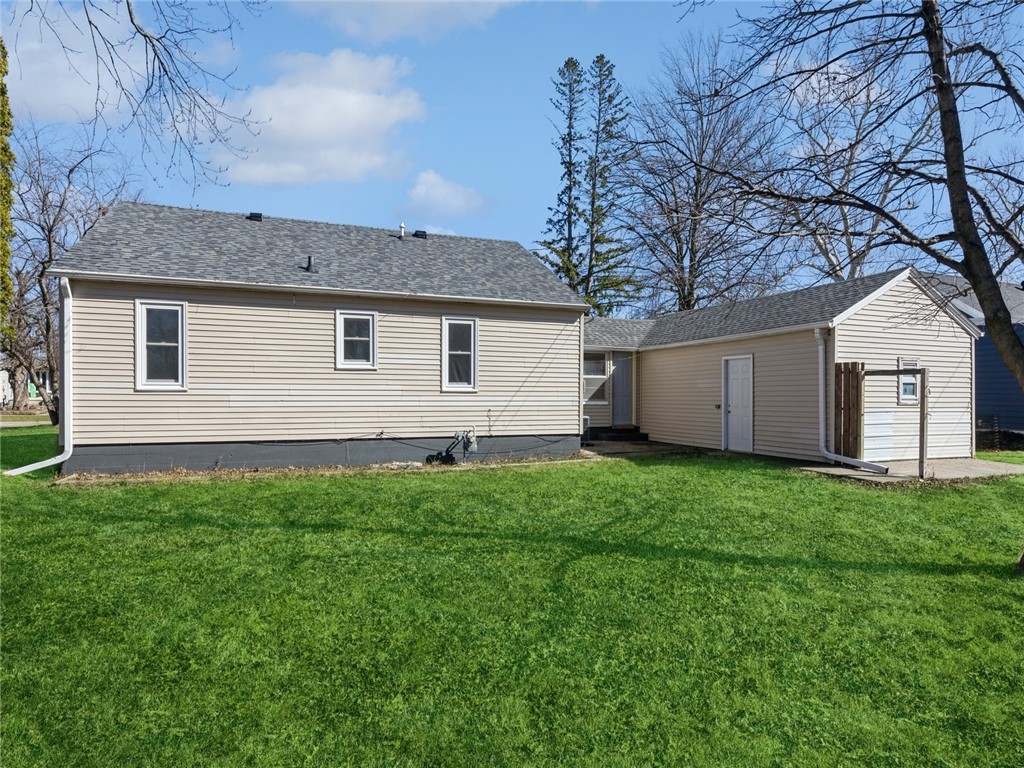 1517 Summer Street, Grinnell, Iowa 50112, 2 Bedrooms Bedrooms, ,1 BathroomBathrooms,Residential,For Sale,Summer,690560