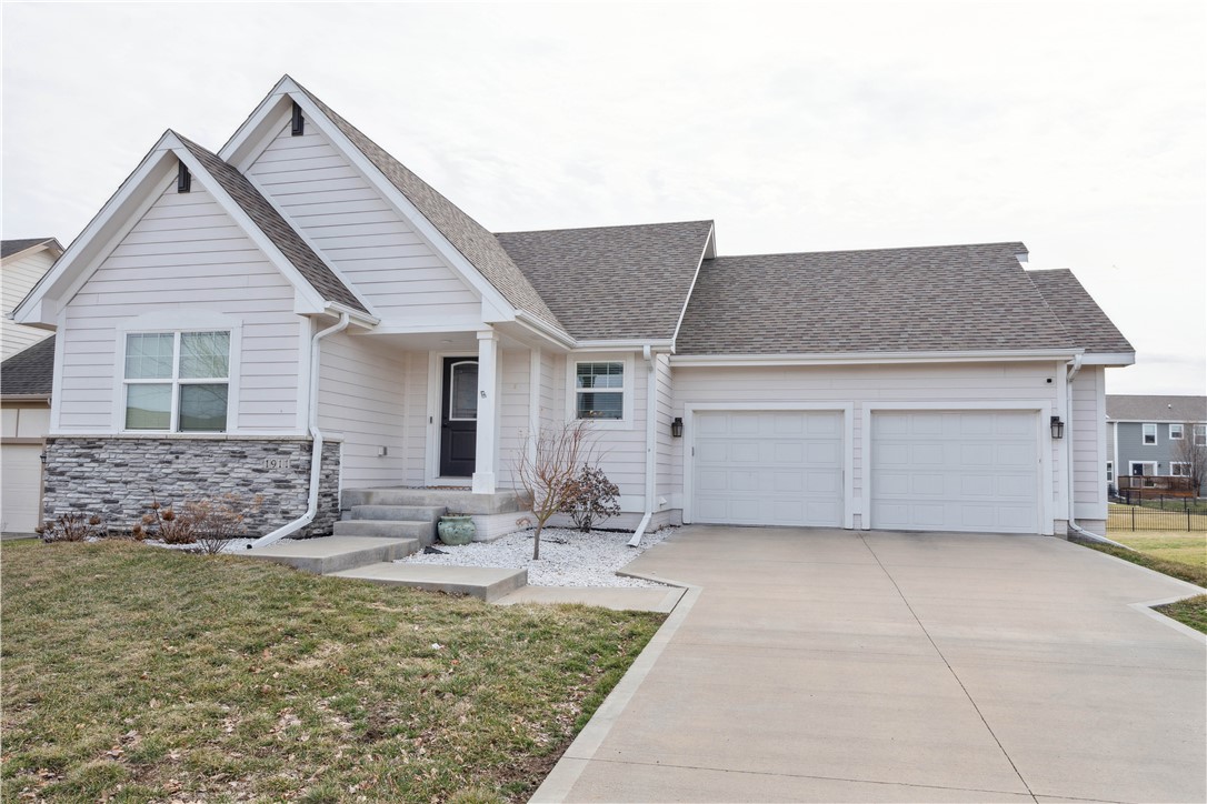 1911 17th Street, Ankeny, Iowa 50023, 4 Bedrooms Bedrooms, ,2 BathroomsBathrooms,Residential,For Sale,17th,690831