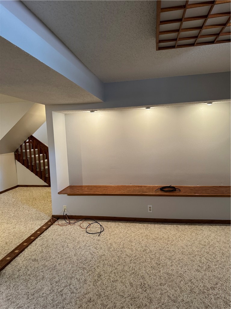 4410 83rd Place, Urbandale, Iowa 50322, 3 Bedrooms Bedrooms, ,1 BathroomBathrooms,Residential,For Sale,83rd,690835