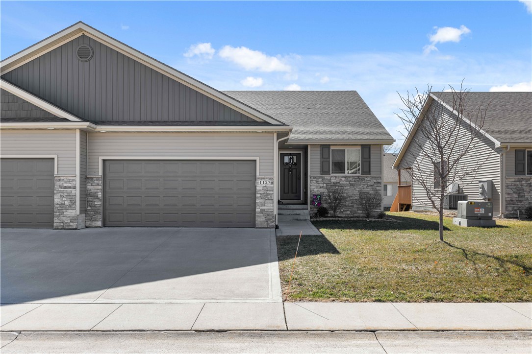 1127 15th Lane, Ankeny, Iowa 50021, 4 Bedrooms Bedrooms, ,2 BathroomsBathrooms,Residential,For Sale,15th,690872
