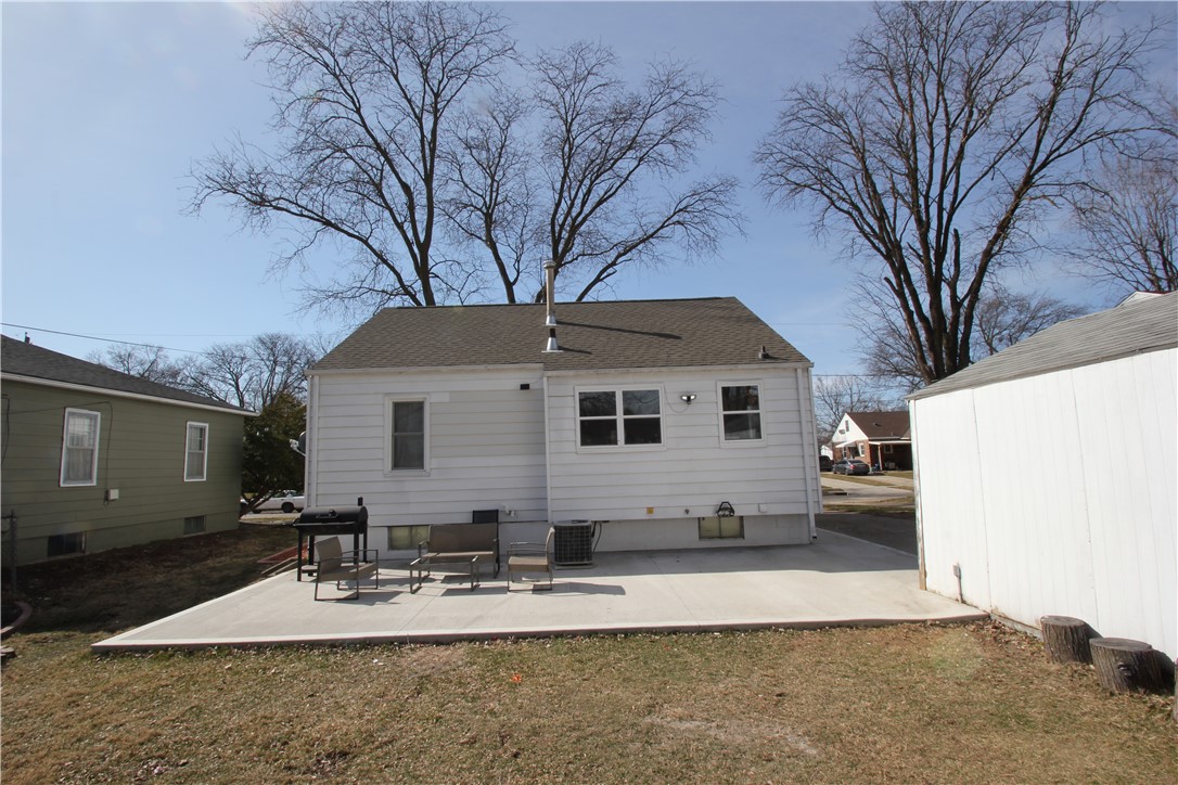 2205 52nd Street, Des Moines, Iowa 50310, 3 Bedrooms Bedrooms, ,1 BathroomBathrooms,Residential,For Sale,52nd,691035