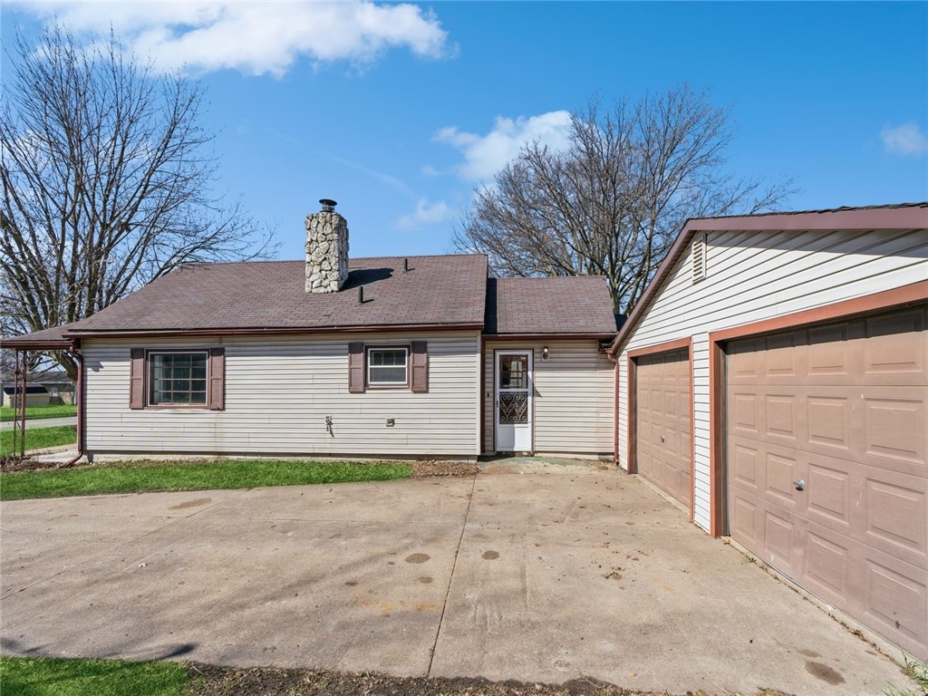 613 15th Avenue, Oskaloosa, Iowa 52577, 2 Bedrooms Bedrooms, ,1 BathroomBathrooms,Residential,For Sale,15th,691314