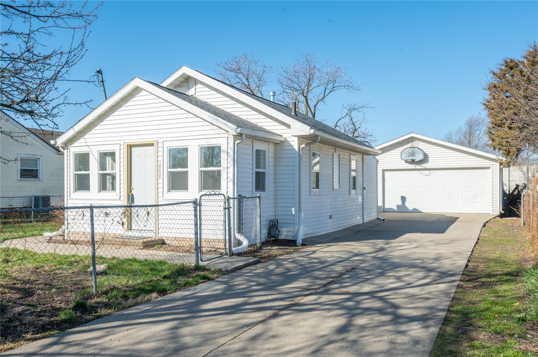 1900 22nd Street, Des Moines, Iowa 50317, 2 Bedrooms Bedrooms, ,Residential,For Sale,22nd,691375