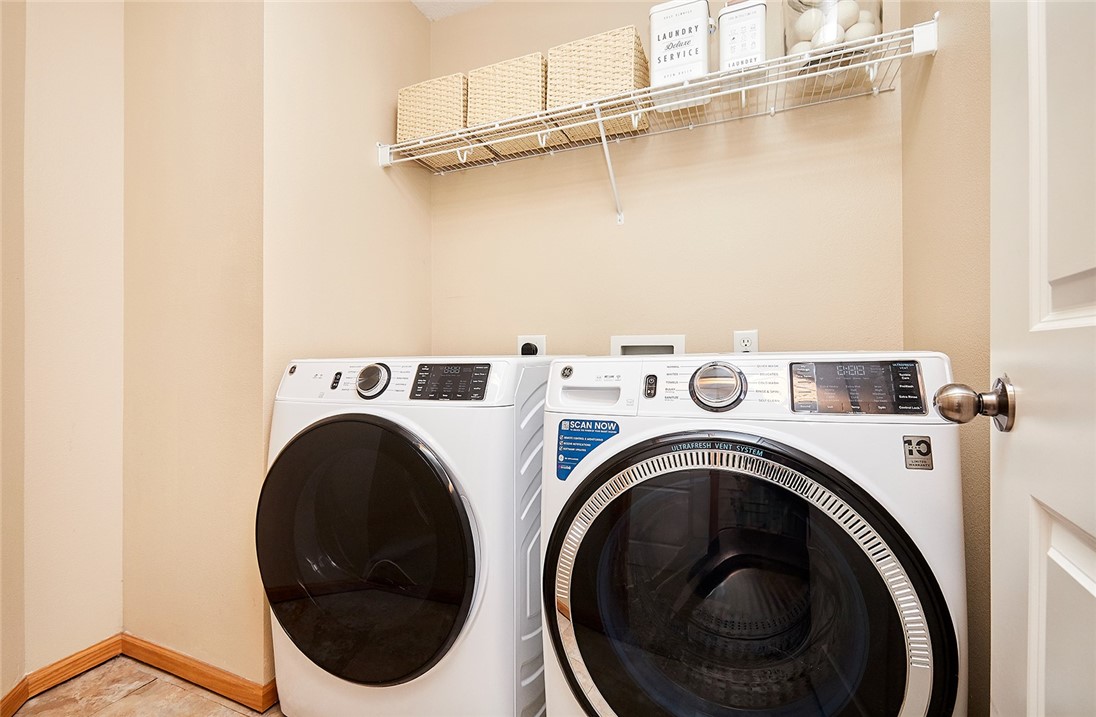 Full size washer/dryer and spacious laundry