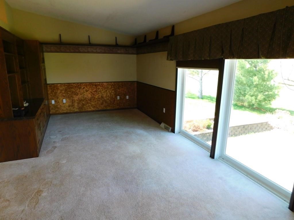 903 16th Avenue, Grinnell, Iowa 50112, 3 Bedrooms Bedrooms, ,2 BathroomsBathrooms,Residential,For Sale,16th,692054