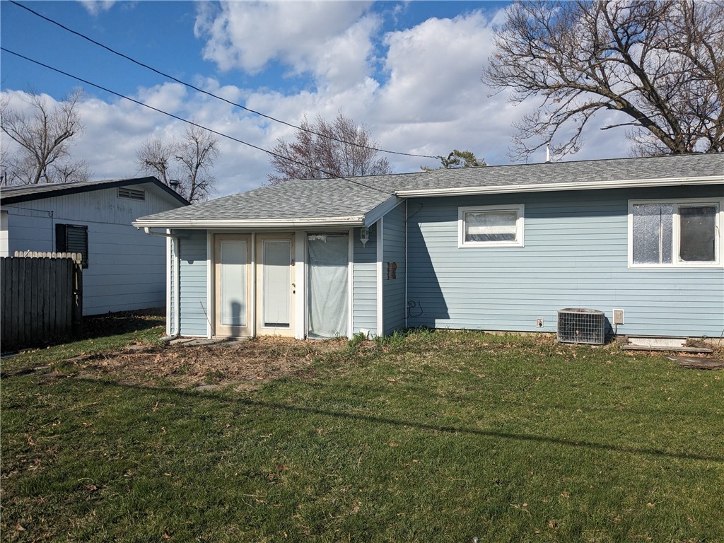 209 14th Street, Marshalltown, Iowa 50158, 3 Bedrooms Bedrooms, ,1 BathroomBathrooms,Residential,For Sale,14th,692825