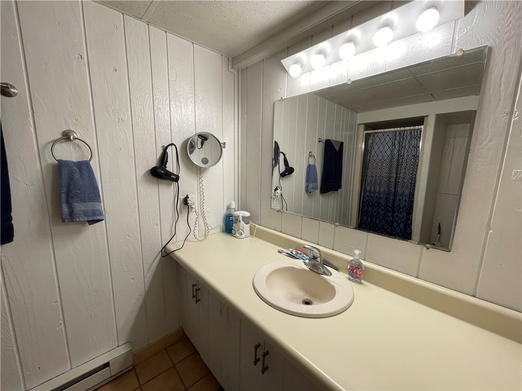 Large counter - lower level bathroom