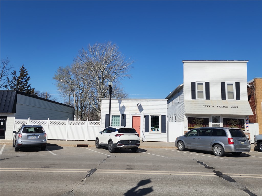 420 6th Street, Waukee, Iowa 50263, ,Commercial Sale,For Sale,6th,693285