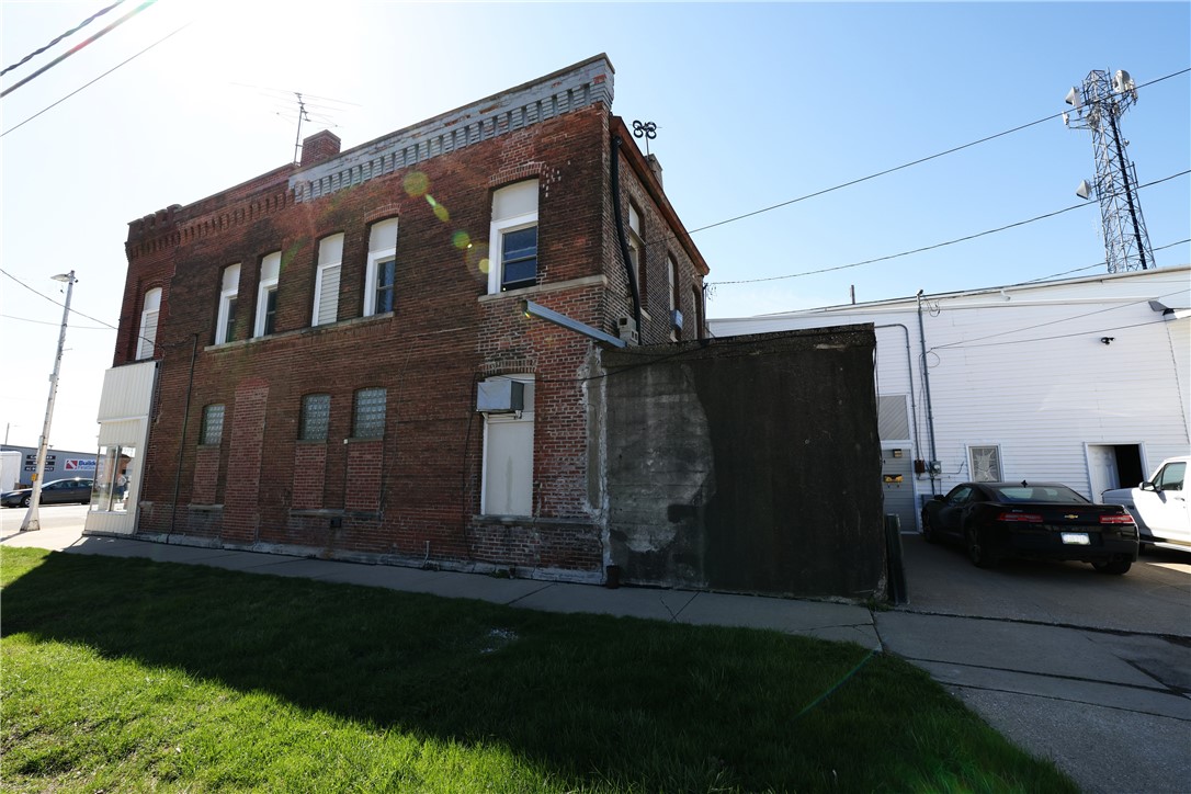 927 Story Street, Boone, Iowa 50036, ,Commercial Sale,For Sale,Story,693710