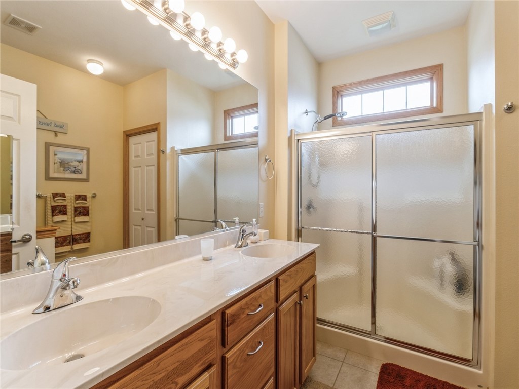 280 79th Street, West Des Moines, Iowa 50266, 2 Bedrooms Bedrooms, ,1 BathroomBathrooms,Residential,For Sale,79th,694197
